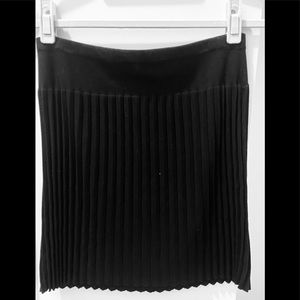 Theory knit pleated skirt